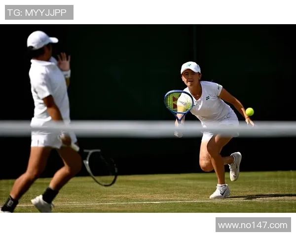 赛后分析:上海网球队与南京网球队在比赛中的战术灵活性对比 赛后分析:上海网球队与南京网球队在比赛中的战术灵活性对比