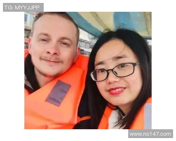 足球明星与白人妻子的爱情故事揭示了跨文化婚姻的美好与挑战 足球明星与白人妻子的爱情故事揭示了跨文化婚姻的美好与挑战