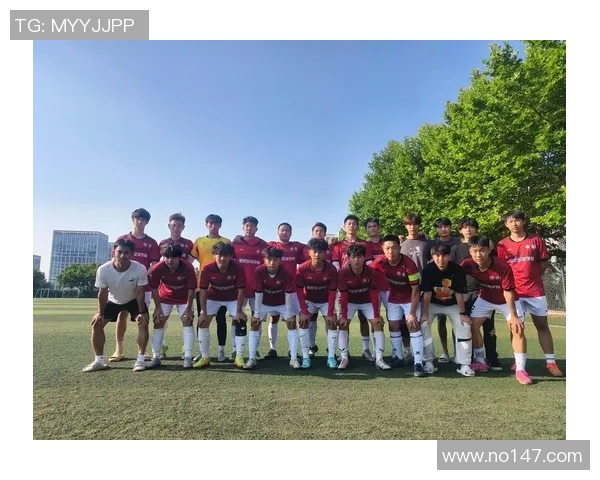 南京足球队的节奏揭秘：激情与梦想交织的绿茵传奇